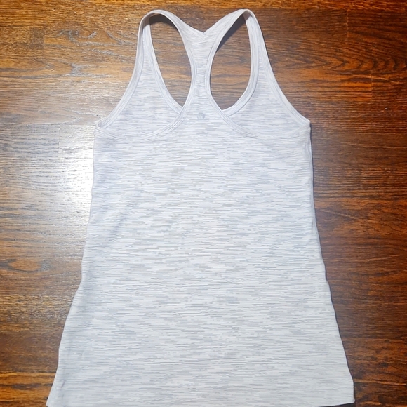 Women's Gray Racerback Tank Top Size 6 - Picture 3 of 4
